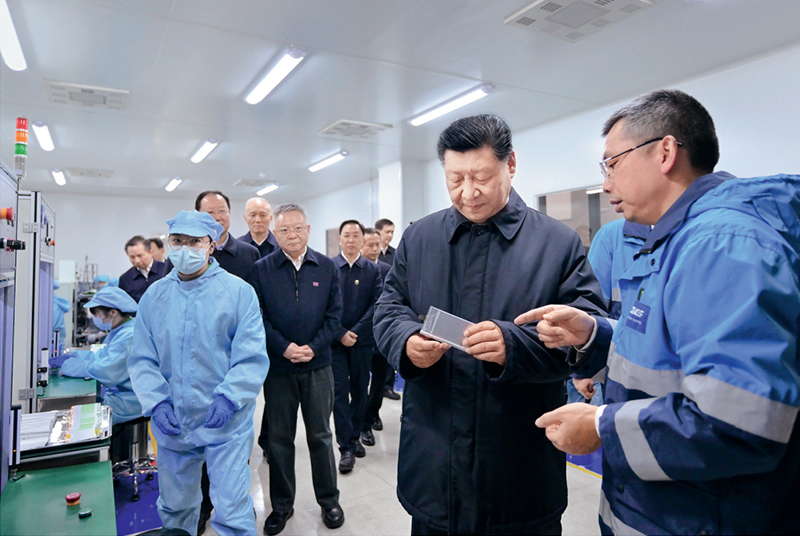 2024年3月18日至21日，中共中央总书记、国家主席、中央军委主席习近平在湖南考察。这是18日下午，习近平在中德合资企业巴斯夫杉杉电池材料有限公司考察。 新华社记者 谢环驰/摄